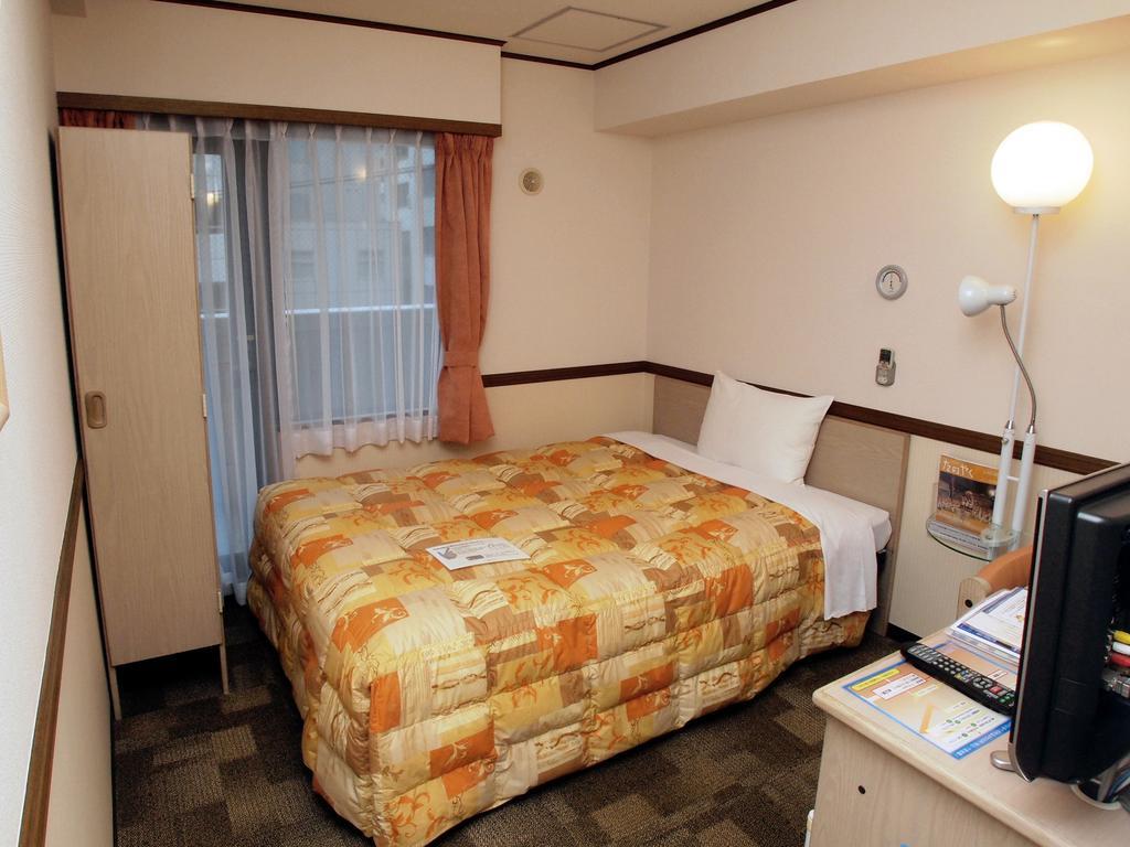 Toyoko Inn Hokkaido Sapporo-Eki Nishi-Guchi Hokudai Mae Luaran gambar