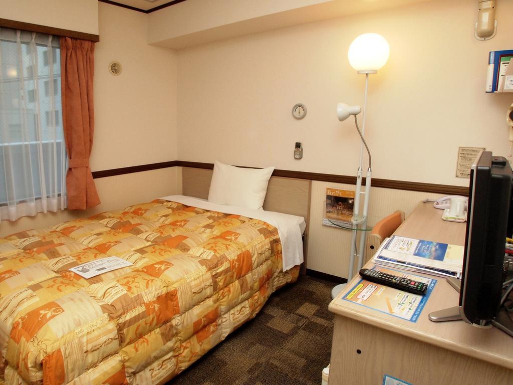 Toyoko Inn Hokkaido Sapporo-Eki Nishi-Guchi Hokudai Mae Luaran gambar